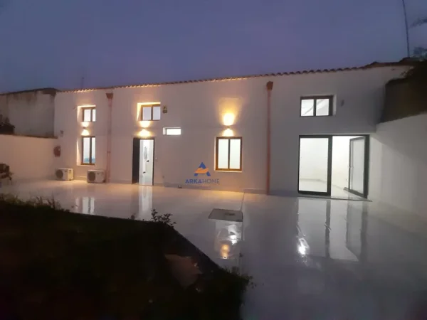 Tirane, jepet me qera magazine Kati 0, 350 m² 800 € (Kombinat, Prane FSHN)