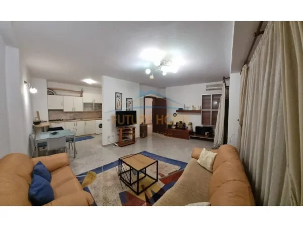 Tirane, jepet me qera apartament 1+1 Kati 9, 84 m² 650 € 