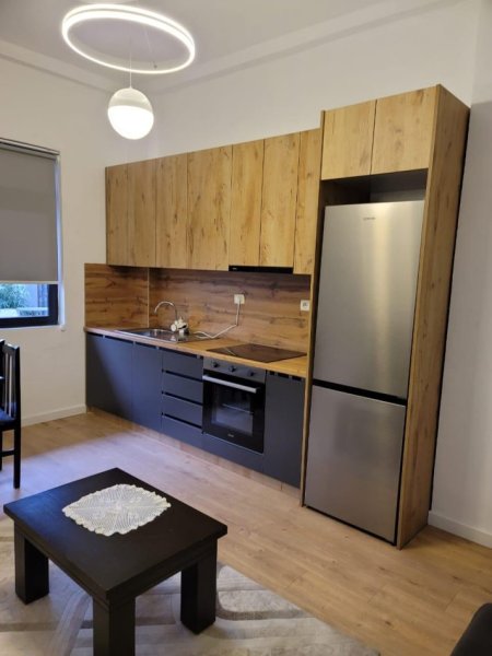 Tirane, jepet me qera apartament 1+1 Kati 1, 62 m² 650 € (Rruga e Dibres)