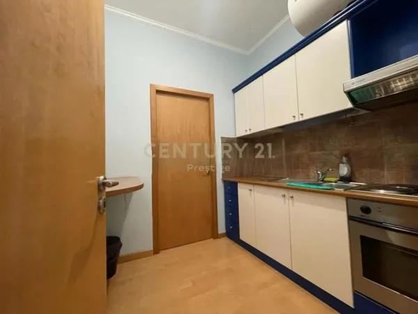 Tirane, shitet apartament duplex 4+1+Aneks+Ballkon Kati 7, 190 m² 485.000 € (Rruga e Kavajes)