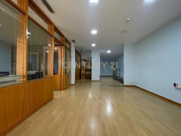 Tirane, shitet apartament duplex 4+1+Aneks+Ballkon Kati 7, 190 m² 485.000 € (Rruga e Kavajes)
