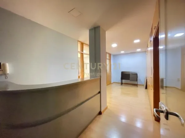 Tirane, shitet apartament duplex 4+1+Aneks+Ballkon Kati 7, 190 m² 485.000 € (Rruga e Kavajes)