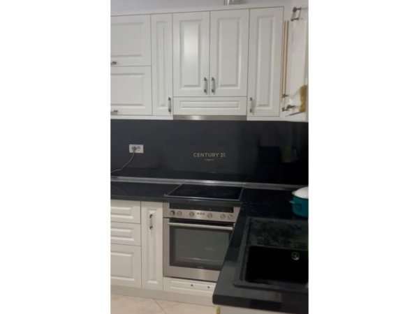 Tirane, jepet me qera apartament 1+1 Kati 4, 53 m² 350 €