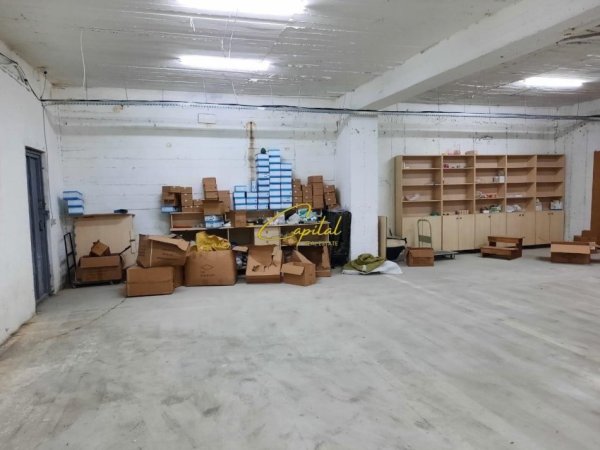 Tirane, jepet me qera magazine Kati 1, 170 m² 550 € (ASTIR)