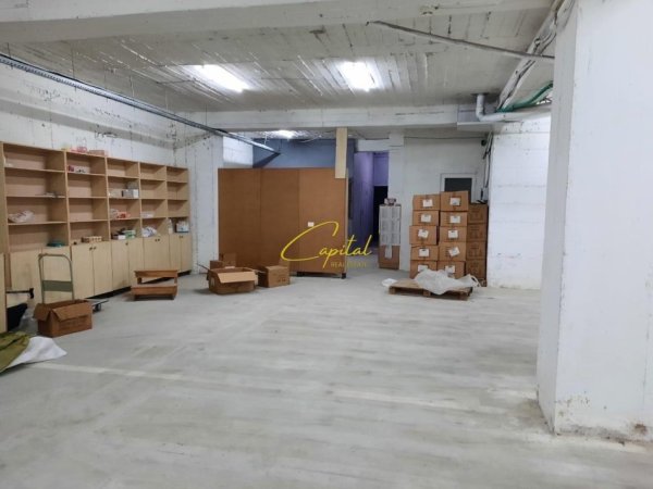 Tirane, jepet me qera magazine Kati 1, 170 m² 550 € (ASTIR)