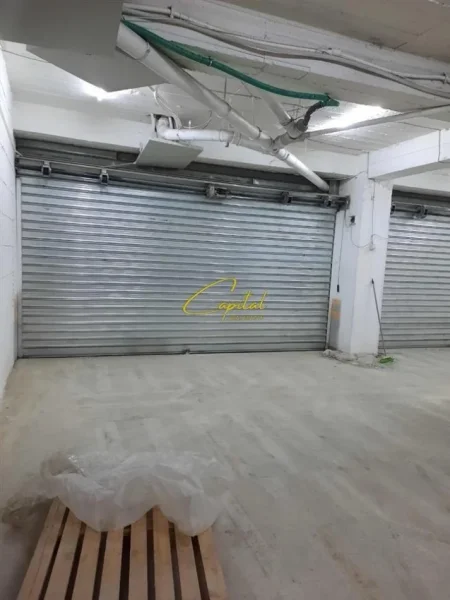 Tirane, jepet me qera magazine Kati 1, 170 m² 550 € (ASTIR)