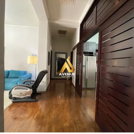 Tirane, jepet me qera apartament 2+1+Ballkon Kati 3, 120 m² 1.300 € (rruga e dibres)