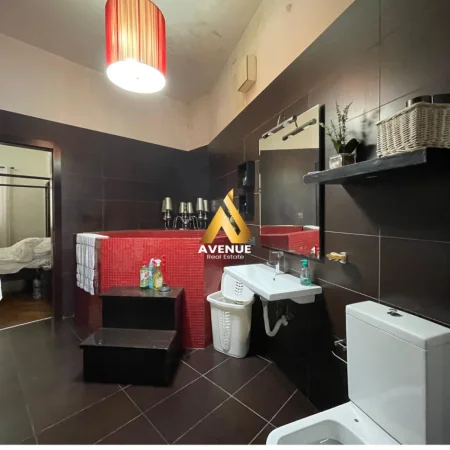 Tirane, jepet me qera apartament 2+1+Ballkon Kati 3, 120 m² 1.300 € (rruga e dibres)