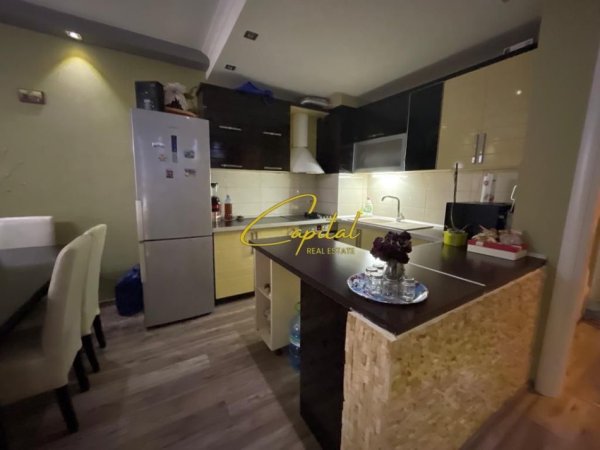 Tirane, shitet apartament 2+1 Kati 2, 84 m² 115.000 € (KOMBINAT)
