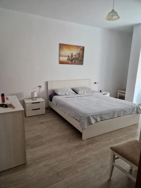 Tirane, jepet me qera apartament 2+1 Kati 5, 100 m² 650 € 