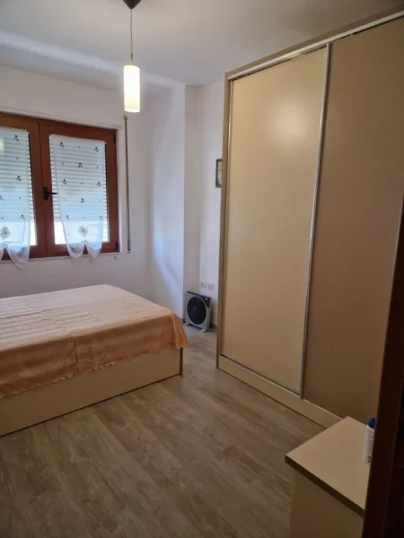 Tirane, jepet me qera apartament 2+1 Kati 5, 100 m² 650 € 