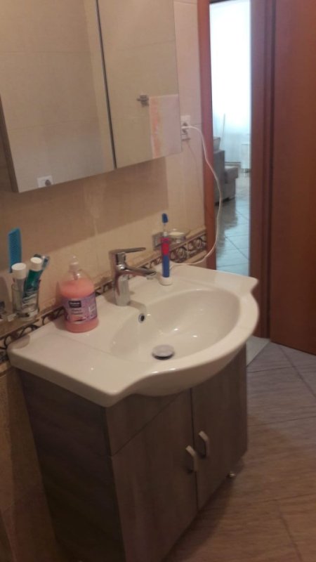 Tirane, jepet me qera apartament 2+1 Kati 5, 100 m² 650 € 