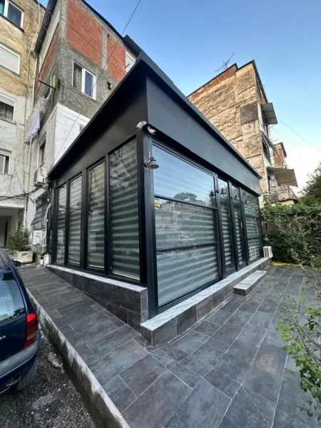 Tirane, shitet ambjent biznesi Kati 1, 120.000 € (" Idriz Dollaku")