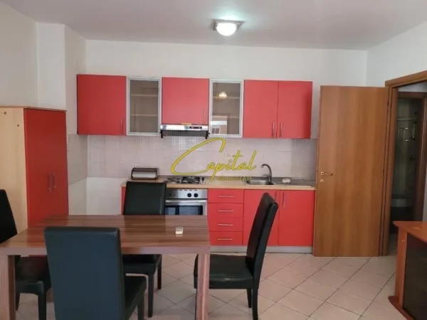 Tirane, jepet me qera apartament 1+1 Kati 6, 78 m² 550 € (ISH STACIONI TRENIT)