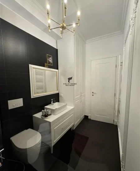 Tirane, jepet me qera apartament 1+1 Kati 9, 75 m² 550 € (VILA L)