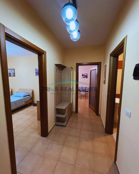 Tirane, jepet me qera apartament 2+1++2+Ballkon Kati 3, 90 m² 900 € (Rruga e Sales)