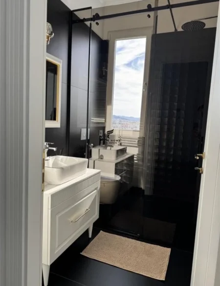 Tirane, jepet me qera apartament 1+1 Kati 9, 65 m² 500 € (VILA L)