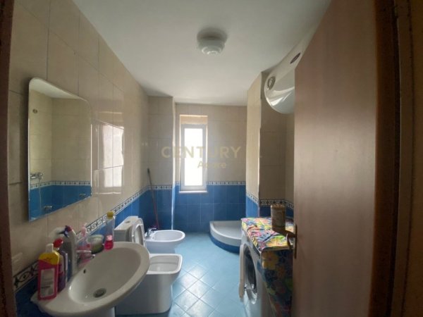 Tirane, jepet me qera apartament 1+1 Kati 5, 79 m² 400 € (Tek Casa Italia)