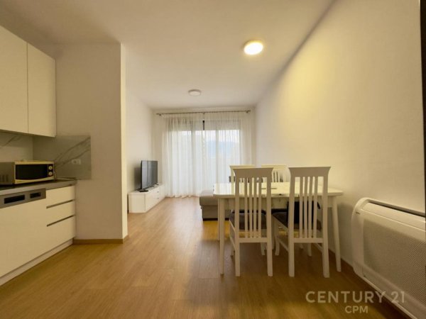 Tirane, jepet me qera apartament 2+1+Aneks+Ballkon Kati 4, 112 m² 800 € (Don Bosko)
