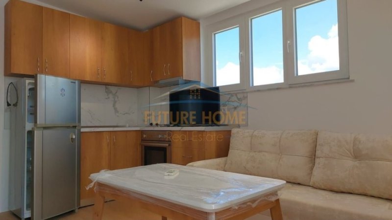 Tirane, jepet me qera apartament 1+1 Kati 9, 45 m² 600 € (Rruga Ferit Xhajko)