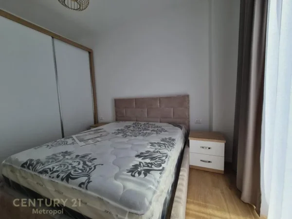 Tirane, jepet me qera apartament 2+1+Aneks+Ballkon Kati 3, 100 m² 700 € (Ali Demi)