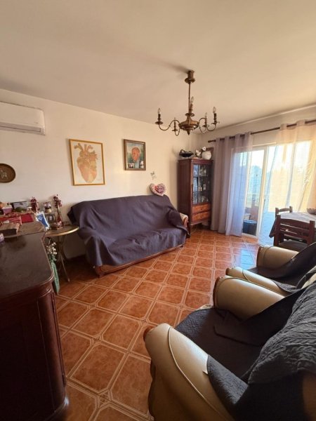 Tirane, jepet me qera apartament 2+1 Kati 5, 75 m² 600 € (Rruga Ferit Xhajko)