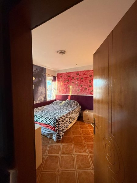 Tirane, jepet me qera apartament 2+1 Kati 5, 75 m² 600 € (Rruga Ferit Xhajko)