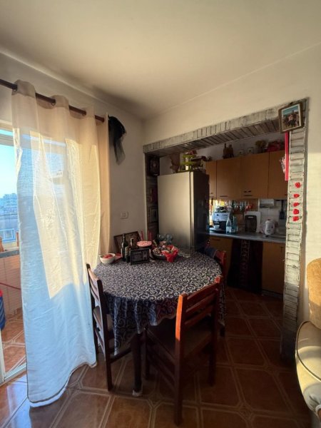 Tirane, jepet me qera apartament 2+1 Kati 5, 75 m² 600 € (Rruga Ferit Xhajko)