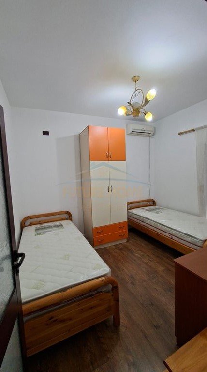 Tirane, jepet me qera apartament 2+1 Kati 2, 76 m² 700 € (Mine Peza)