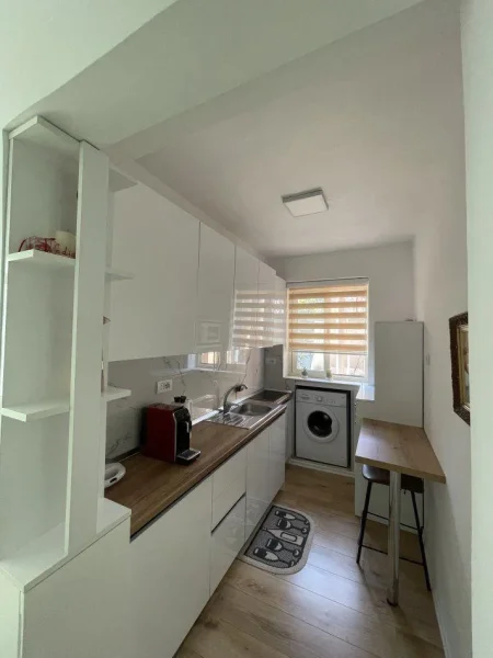 Tirane, jepet me qera apartament 1+1+Ballkon Kati 0, 70 m² 600 € (Myslym Shyri)