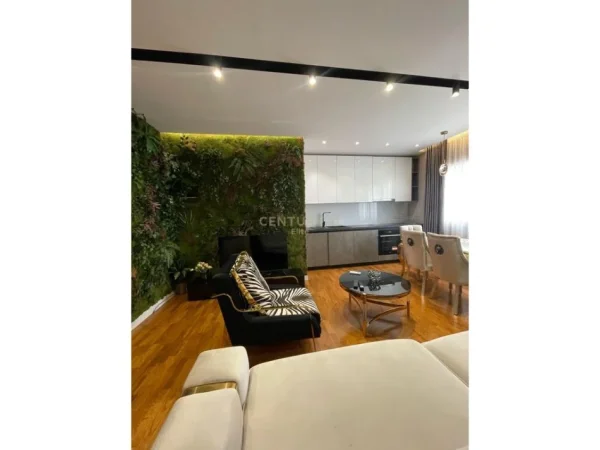 Shqiperi, jepet me qera apartament 1+1 Kati 6, 70 m² 800 € 