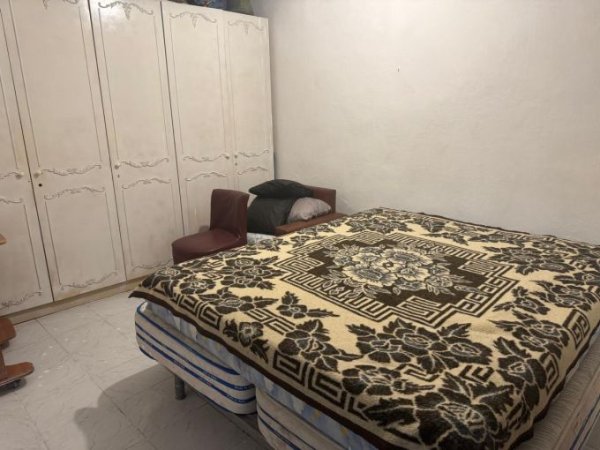 Tirane, jepet me qera apartament 1+1 Kati 1, 50 m² 300 € 