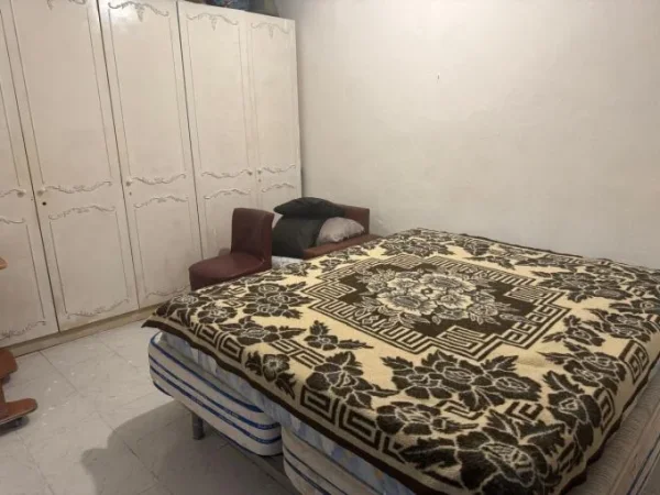 Tirane, jepet me qera apartament 1+1 Kati 1, 50 m² 300 € 
