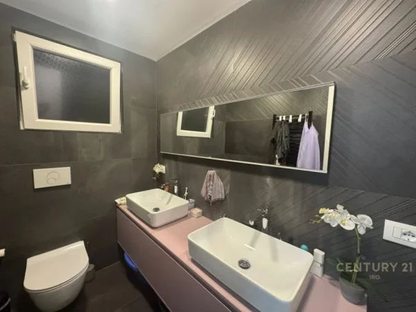 Tirane, shitet apartament 2+1 Kati 4, 105 m² 239.000 € 