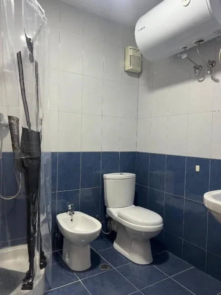 Tirane, jepet me qera apartament 1+1 Kati 2, 70 m² 700 € (Rr.Elbasanit)