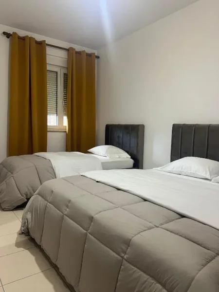 Tirane, jepet me qera apartament 1+1 Kati 2, 70 m² 700 € (Rr.Elbasanit)