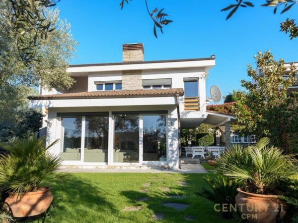 Tirane, jepet me qera Vile 4+1+Aneks+Ballkon Kati 2, 649 m² 3.000 € (Long Hill Residence)