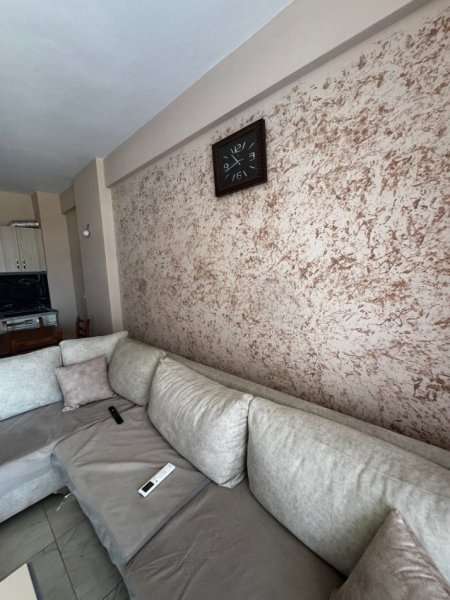 Jepet me Qera Super Apartament 1+1 ne Astir tek Pallatet Fratari 370 €
