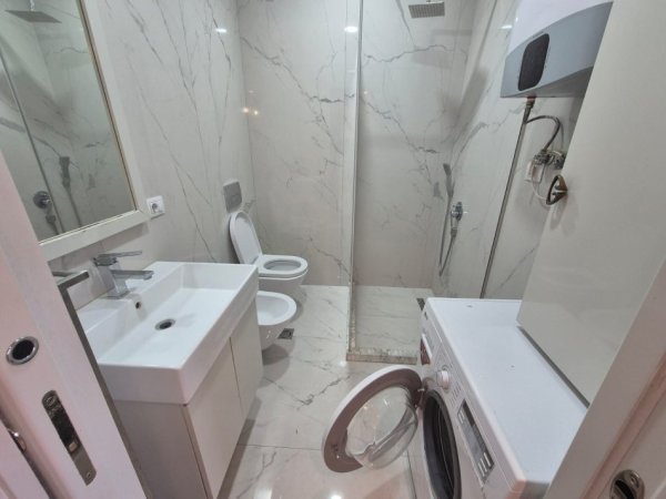 Tirane, jepet me qera apartament 1+1 Kati 7, 70 m² 600 € (tek 21 Dhjetori)