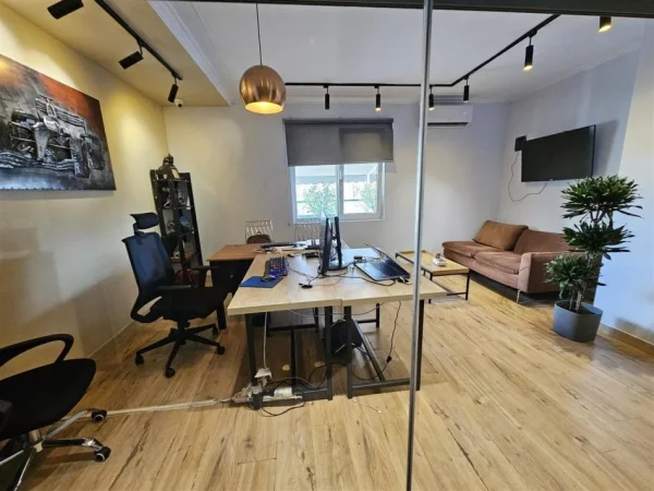 Tirane, shitet apartament duplex 2+1+Aneks+Ballkon Kati 12, 277 m² 900.000 € (Kullat Binjake)