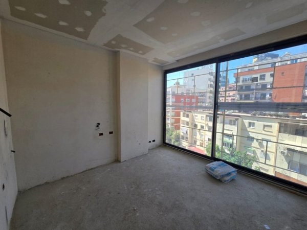 Tirane, shitet apartament 2+1+Ballkon Kati 4, 105 m² 272.000 € 