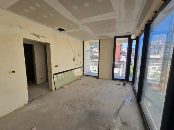 Tirane, shitet apartament 2+1+Ballkon Kati 4, 105 m² 272.000 € 