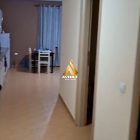 Tirane, jepet me qera apartament 2+1+Ballkon Kati 1, 100 m² 400 € 
