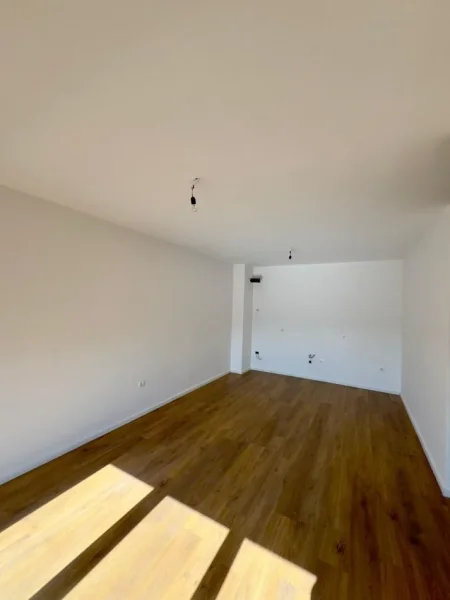 Tirane, jepet me qera apartament 1+1+Ballkon Kati 8, 65 m² 450 € (tek "Tirana Trio Tower Residence", Don Bosko)