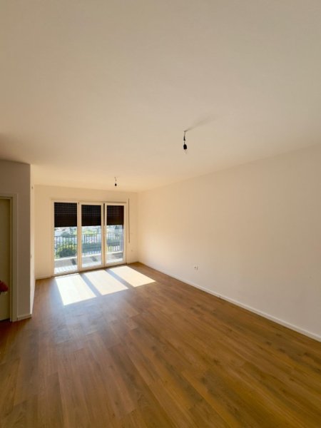 Tirane, jepet me qera apartament 1+1+Ballkon Kati 8, 65 m² 450 € (tek &quot;Tirana Trio Tower Residence&quot;, Don Bosko)