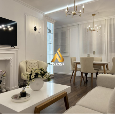 Tirane, jepet me qera apartament 1+1+Ballkon Kati 7, 65 m² 500 € (sokrat miho)