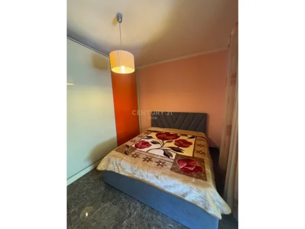 Tirane, jepet me qera apartament 2+1+Ballkon Kati 2, 90 m² 750 € (Selite)