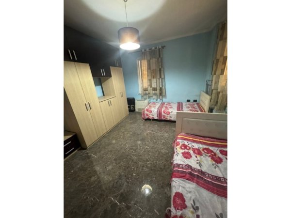 Tirane, jepet me qera apartament 2+1+Ballkon Kati 2, 90 m² 750 € (Selite)