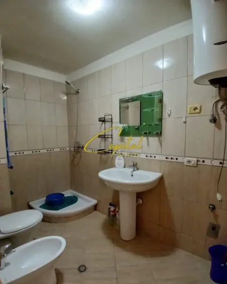 Tirane, shitet apartament 1+1 Kati 3, 72 m² 106.000 € (YZBERISHT)