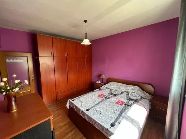 Tirane, jepet me qera apartament 2+1 Kati 5, 80 m² 500 € (Mine peza)